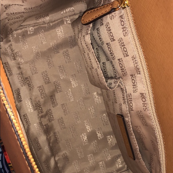 MK Purse - Picture 4 of 5